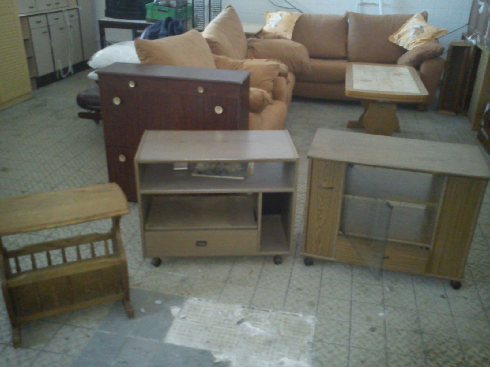 Sofa und Möbel im Sachspendenlager